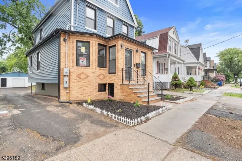 31 Cummings St, Irvington, NJ 07111 - Image #2