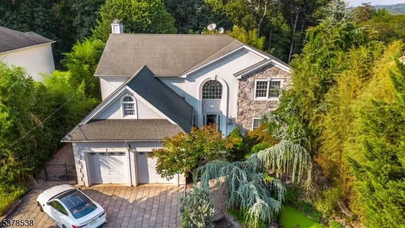 23 Brookhill Pl, Little Falls, NJ 07424 - Image #1