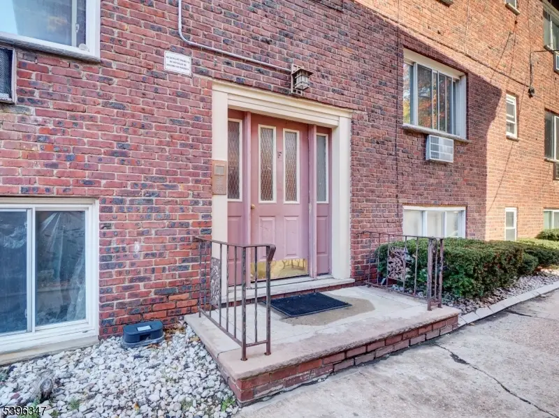 372 Valley St #5F, South Orange, NJ 07079 - Image #3