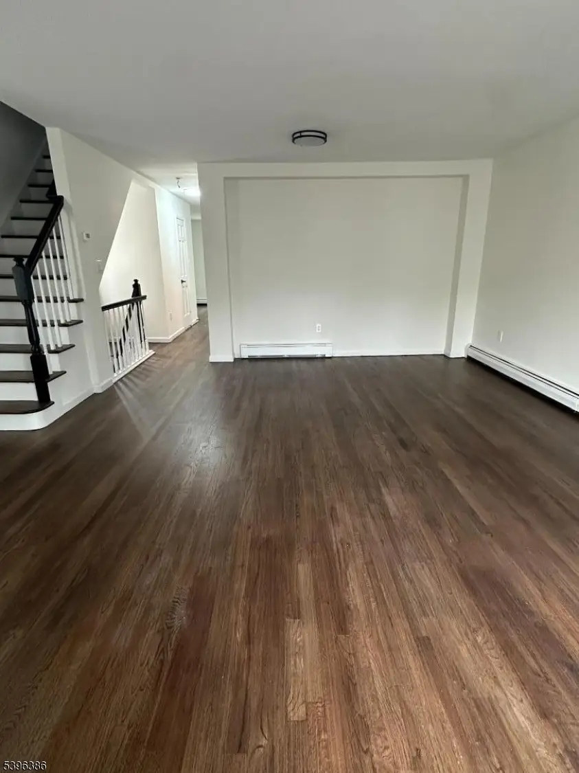 25 E 34th St, Bayonne, NJ 07002 - #3