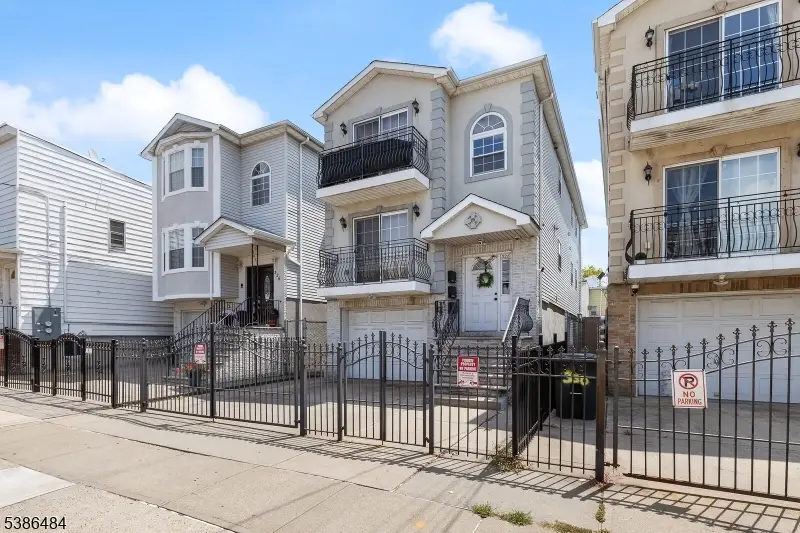 328 High St, Elizabeth, NJ 07202 - Image #2