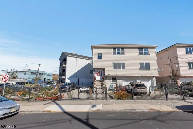 4 Saint Francis St, Newark, NJ 07105 - Image #2