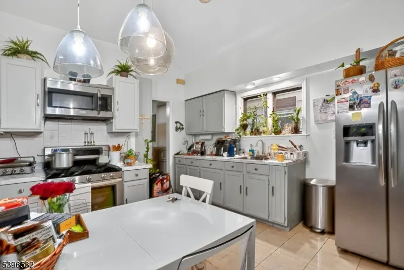 1110 Hampton Pl, Elizabeth, NJ 07201 - Image #2