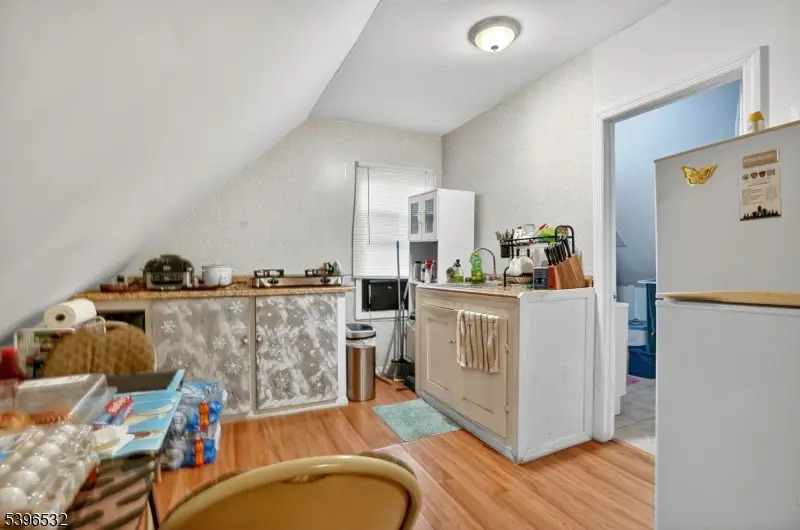 1110 Hampton Pl, Elizabeth, NJ 07201 - Image #3