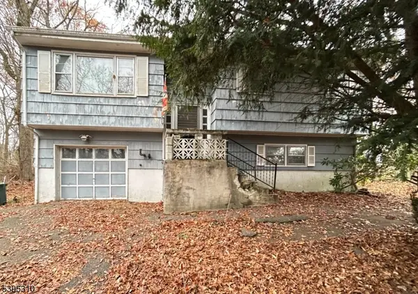 86 Unger Ave, Hopatcong Boro, NJ 07874