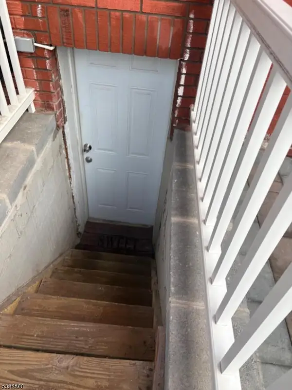 619B Arnett St, Elizabeth City, NJ 07202