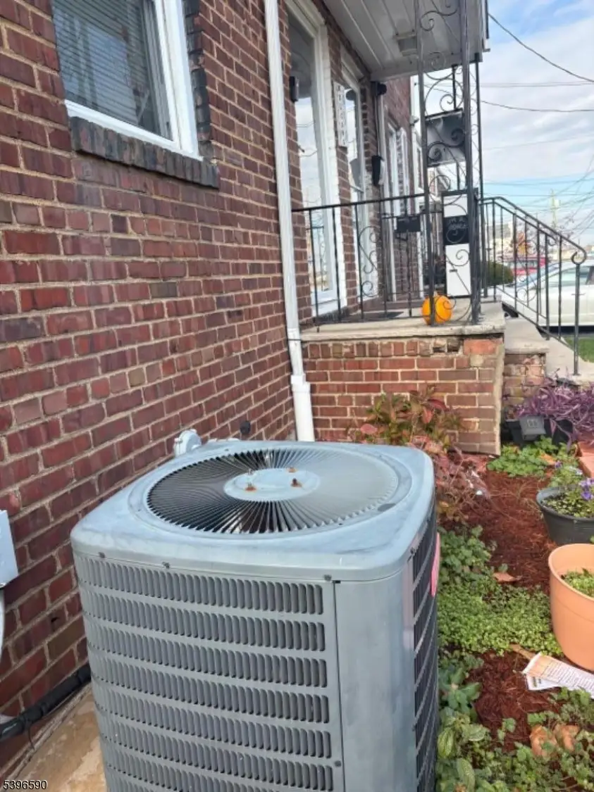 619B Arnett St, Elizabeth, NJ 07202 - Image #2