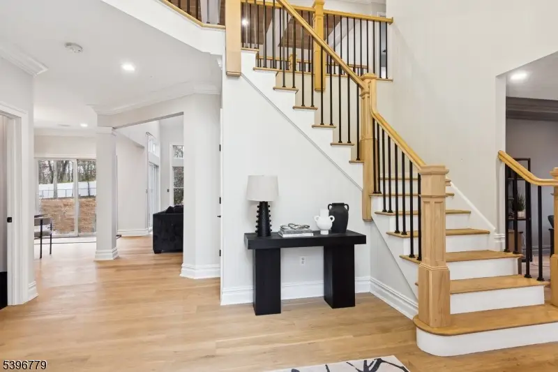 24 Denise Dr, Kinnelon, NJ 07405 - Image #2