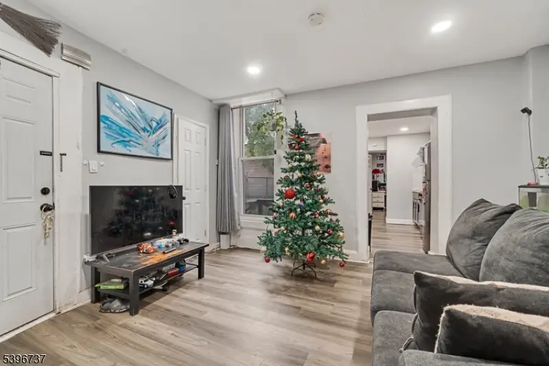 14 Crown St, Watsessing, NJ 07003 - Image #3