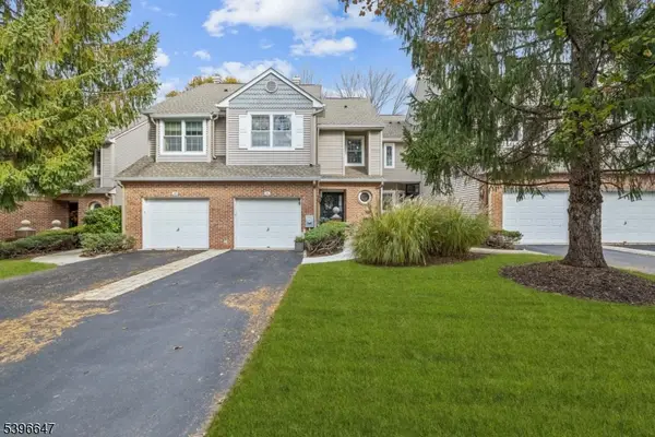 26 Kent Dr, Roseland Boro, NJ 07068