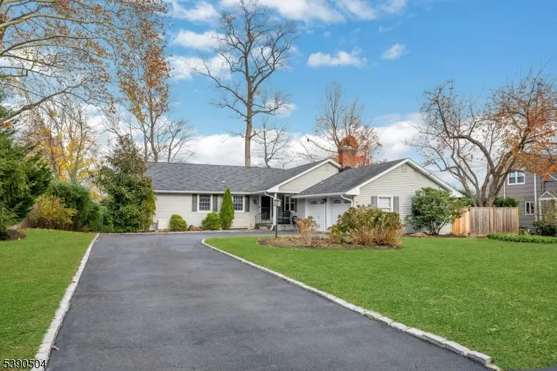 33 Colonial Dr, Morris, NJ 07960 - Image #1