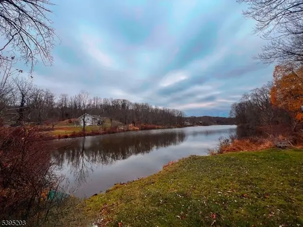 301 Lakewood Ter, Hampton Twp., NJ 07822