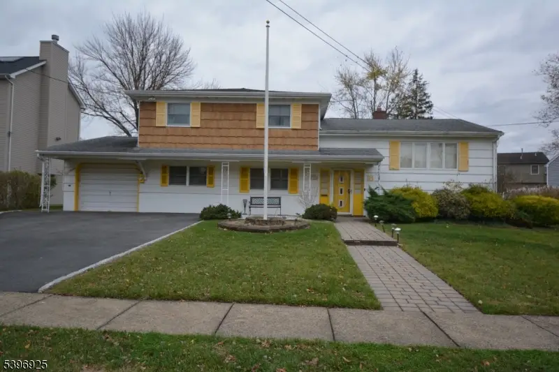 18 Summit Ct, Westfield, NJ 07090 - Image #2