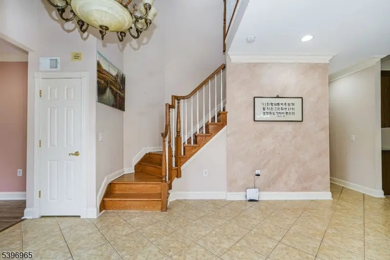 35 Hancock Pl, Franklin Township, NJ 08873 - Image #3