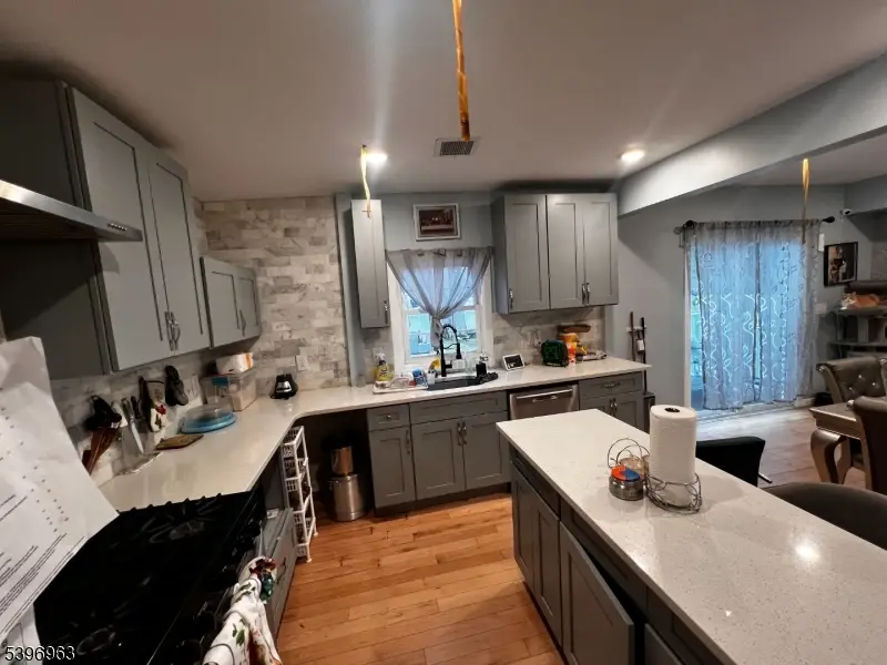 149 Smith St, Newark, NJ 07106 - Image #3