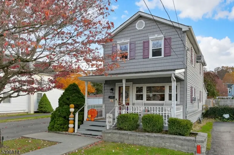 31 Hamilton St, Bloomingdale, NJ 07403 - #1