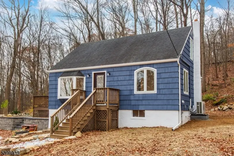 6 Lorac Ln, Lake Hopatcong, NJ 07849 - Image #1
