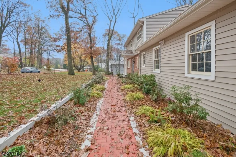 3 Springhill Rd, Randolph, NJ 07869 - Image #2