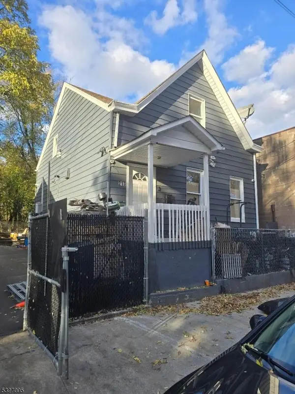 213 N 1st St, Paterson City, NJ 07522