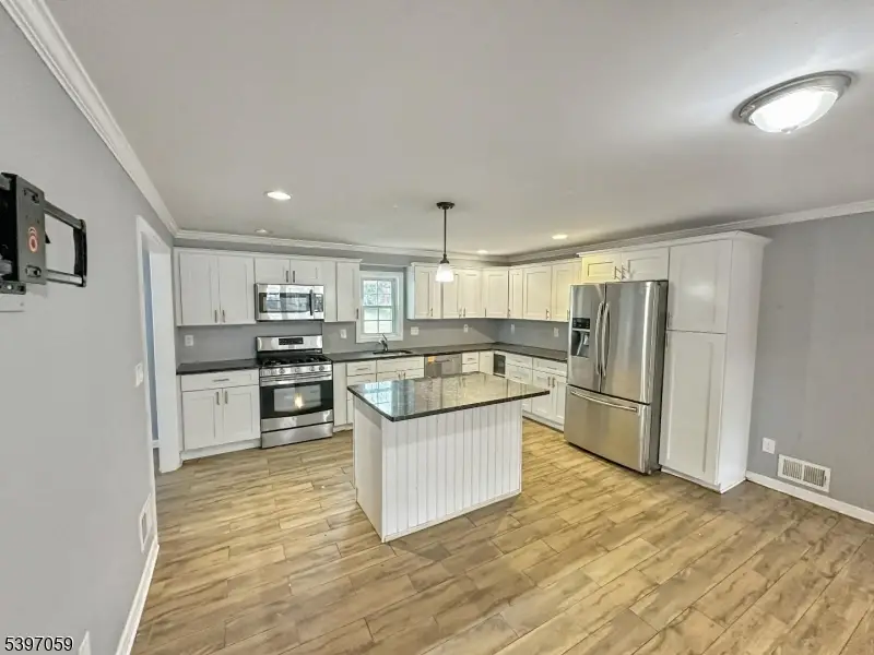 38 Meadow Rd, Clark, NJ 07066 - Image #3