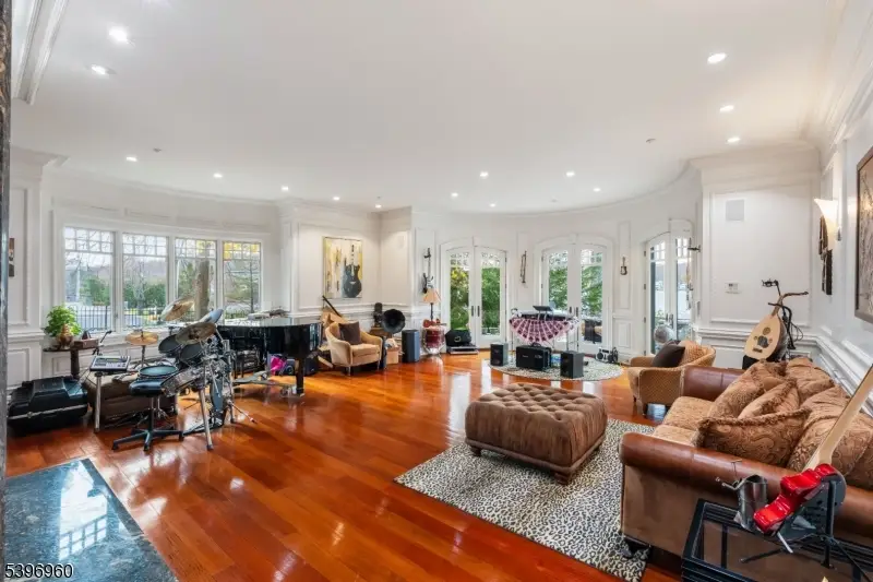 15 Auriemma Ct, Landing, NJ 07850 - Image #2