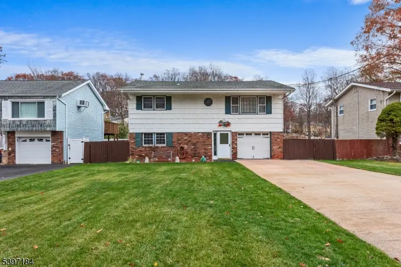 7 Tobyhanna Trl, Hopatcong, NJ 07843 - Image #1