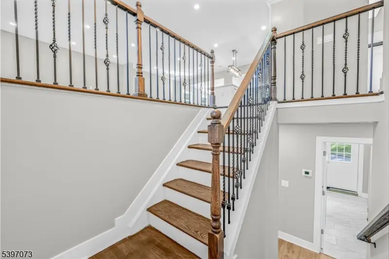 9 Dorothy Dr, Morris, NJ 07960 - Image #3