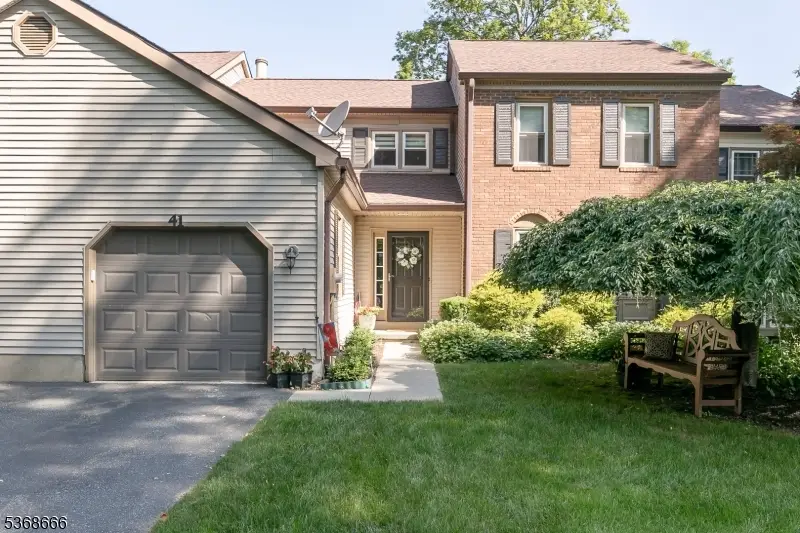 41 Killdeer Pl, Allamuchy Township, NJ 07840 - Image #1