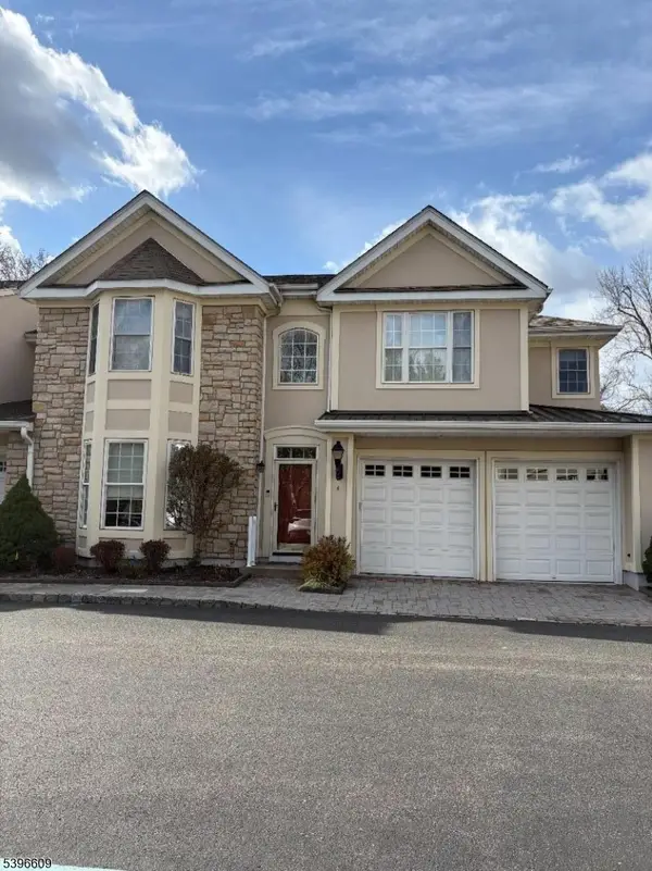 4 Ayers Ct, Metuchen Boro, NJ 08840