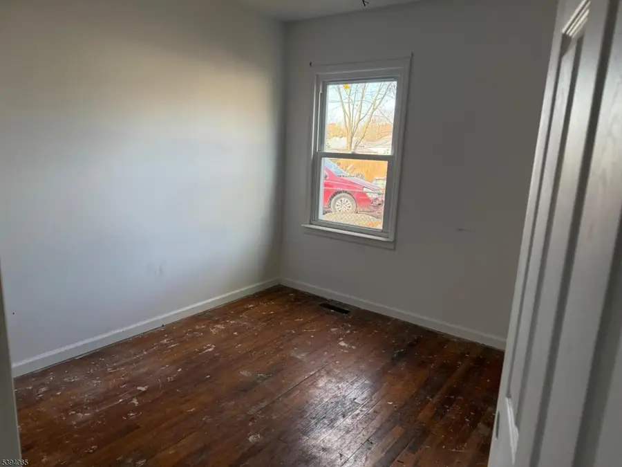 32 Hawthorne Dr, Franklin Township, NJ 08873 - Image #3