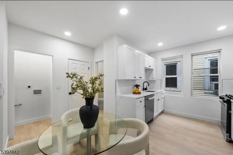 336A Danforth Ave, Jersey City, NJ 07305 - Image #3