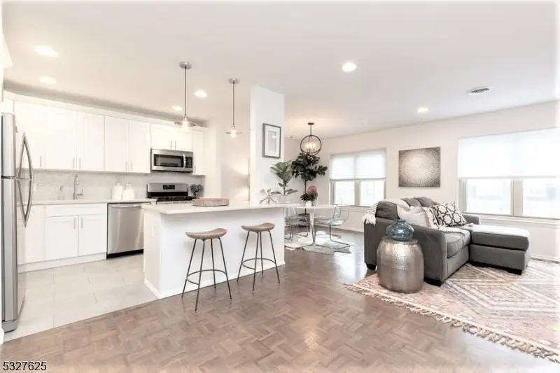 27 Up Mountain Ave 1, Montclair, NJ 07042 - Image #2