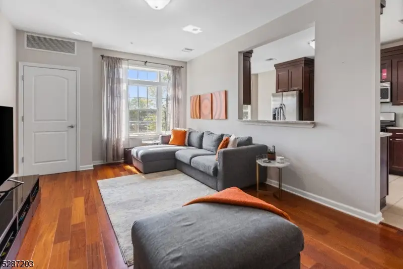 104 E Elizabeth Ave, Linden, NJ 07036 - Image #2