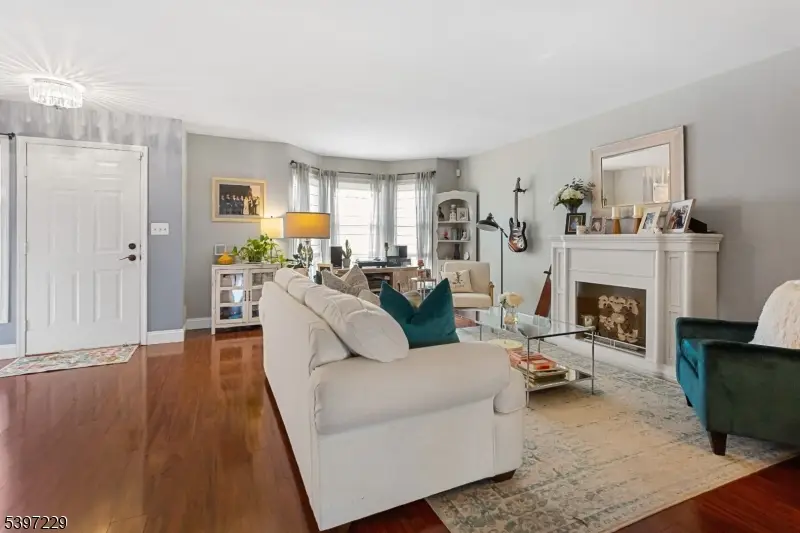 128 Hawthorne Ct, Rockaway Township, NJ 07866 - Image #3