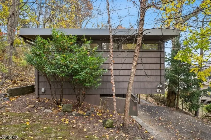 45 Greenwood Ave, Pleasantdale, NJ 07052 - Image #2