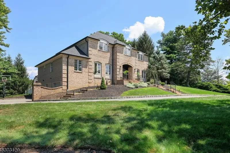 1 Manor Dr, Morris, NJ 07960 - Image #2