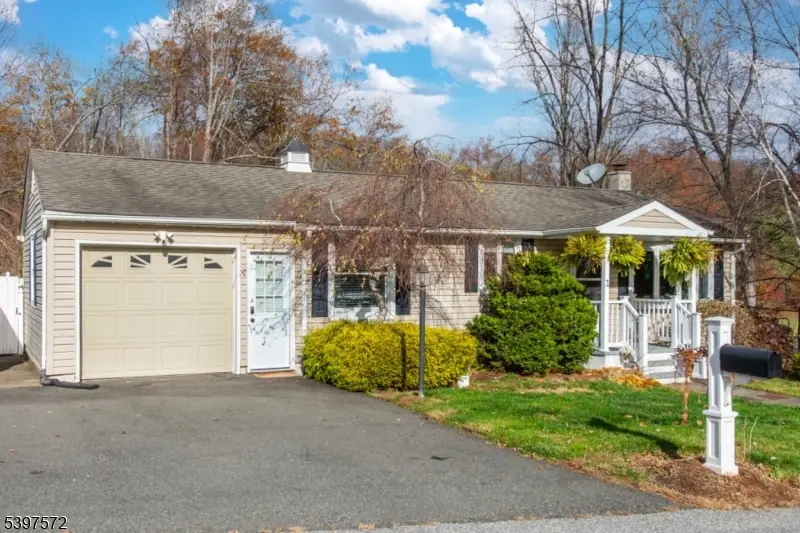 2 Tomahawk Trl, Wantage, NJ 07461 - Image #2