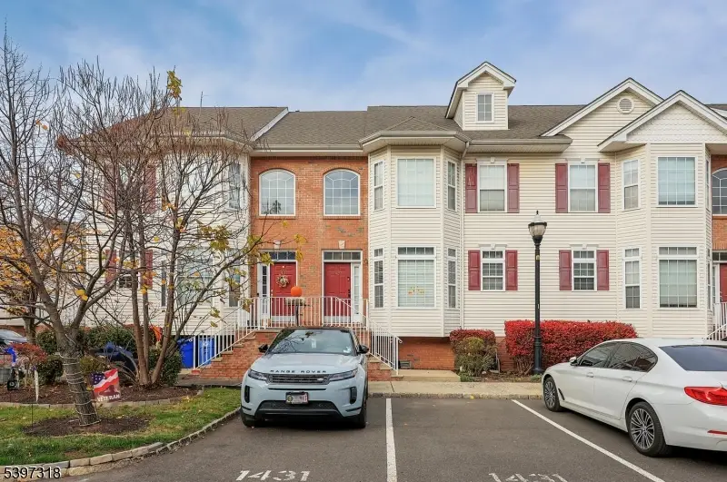 1427 Barnhardt Ln, Rahway, NJ 07065 - Image #1