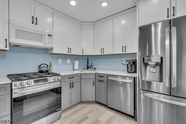 65 Townsend Ct, Franklin Twp., NJ 08823