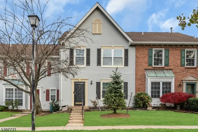 65 Townsend Ct, Franklin Park, NJ 08823 - Image #2