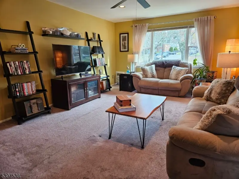 18 Wedgewood Dr #28, Verona, NJ 07044 - Image #1