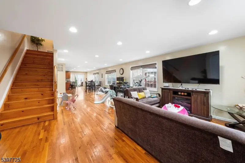 226 Pennsylvania Railroad Av, Linden, NJ 07036 - Image #2