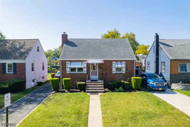 807 Carnegie St, Linden, NJ 07036 - Image #2