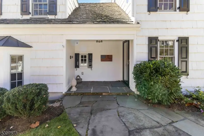 52 Schoolhouse Ln, Morris, NJ 07960 - Image #2