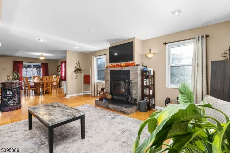 50 Quarry Rd, Hamburg, NJ 07419 - Image #2