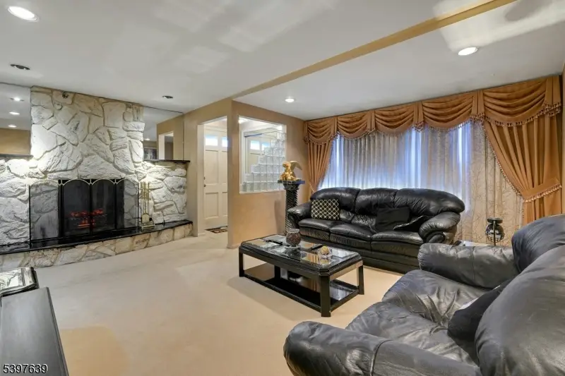 38 Klinger Rd, East Hanover, NJ 07936 - Image #3