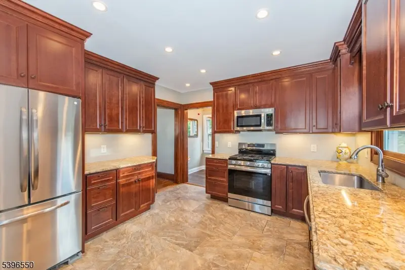 52 Robertson Rd, West Orange, NJ 07052 - Image #3