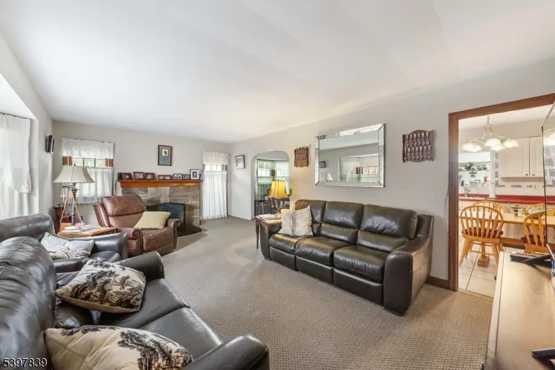 201 Sterling Pl, Roselle, NJ 07203 - Image #3