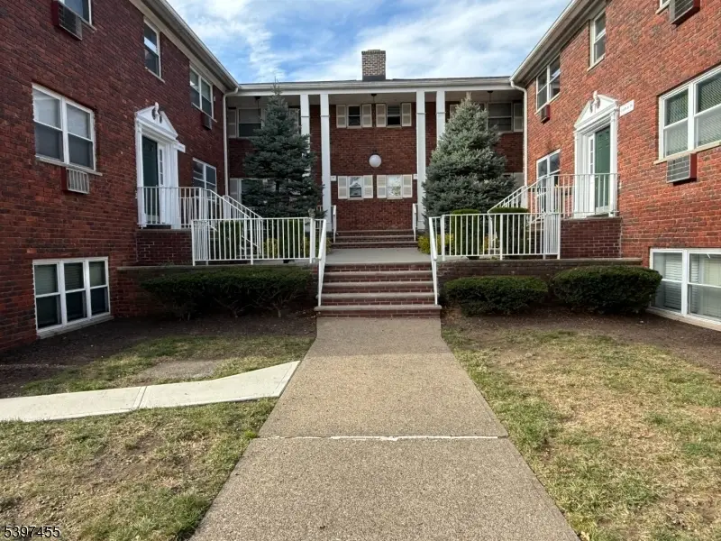 203 N Beverwyck Rd, Lake Hiawatha, NJ 07034 - Image #3