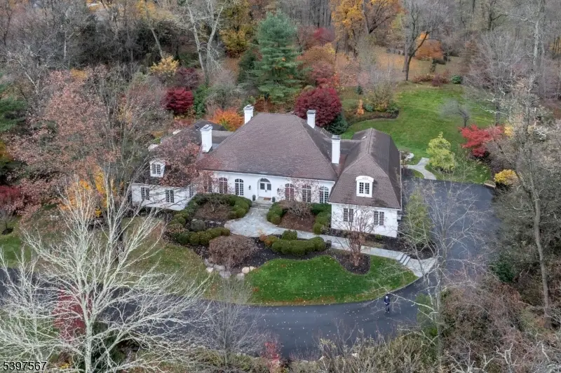 6 Cromwell Ln, Mendham, NJ 07945 - Image #1